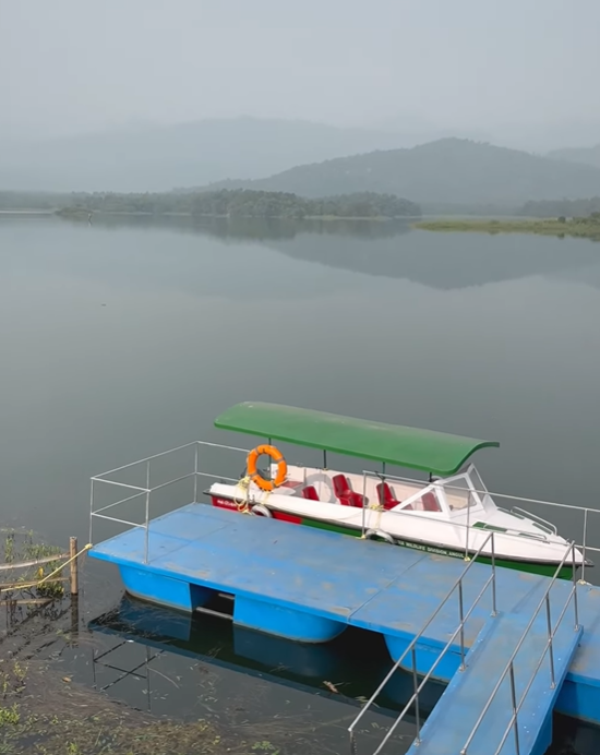 Boating at Satkosia gorge